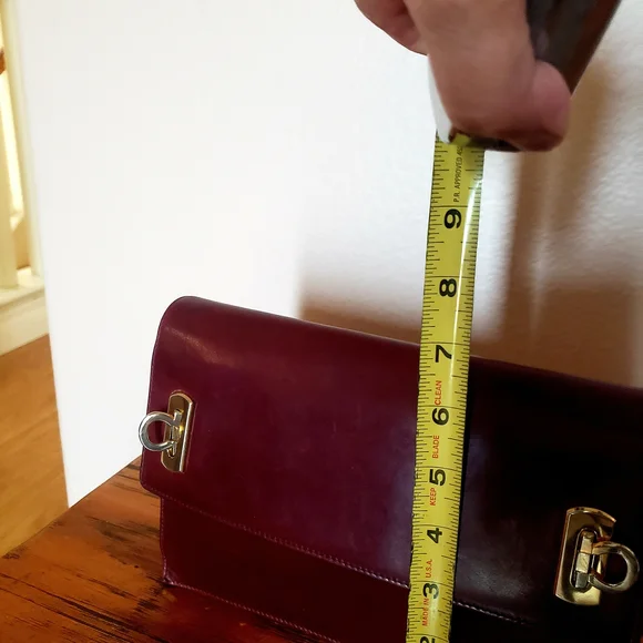 Salvatorre Ferragamo Maroon Bag - Picture 3 of 10